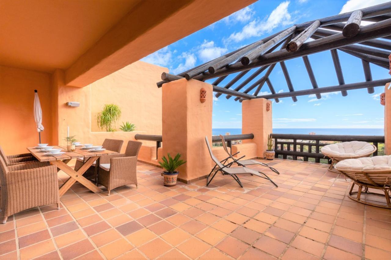 9 Penthouse With Amazing Sea Views, Close To Golf Manilva Duquesa Exterior foto